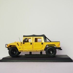 Vintage/ RARE Maisto 1:18 Die Cast Scale Model Yellow Hummer H1 Soft 1998